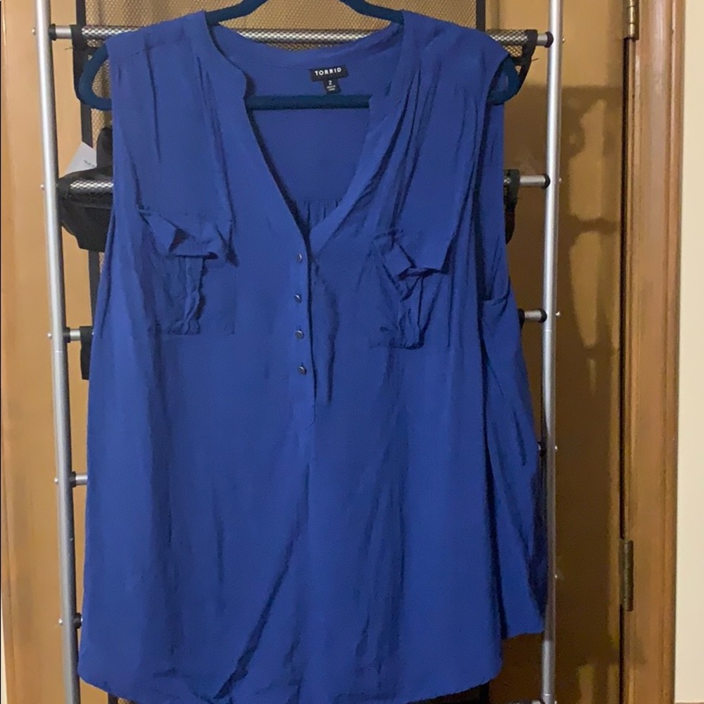 Torrid 2 navy tank